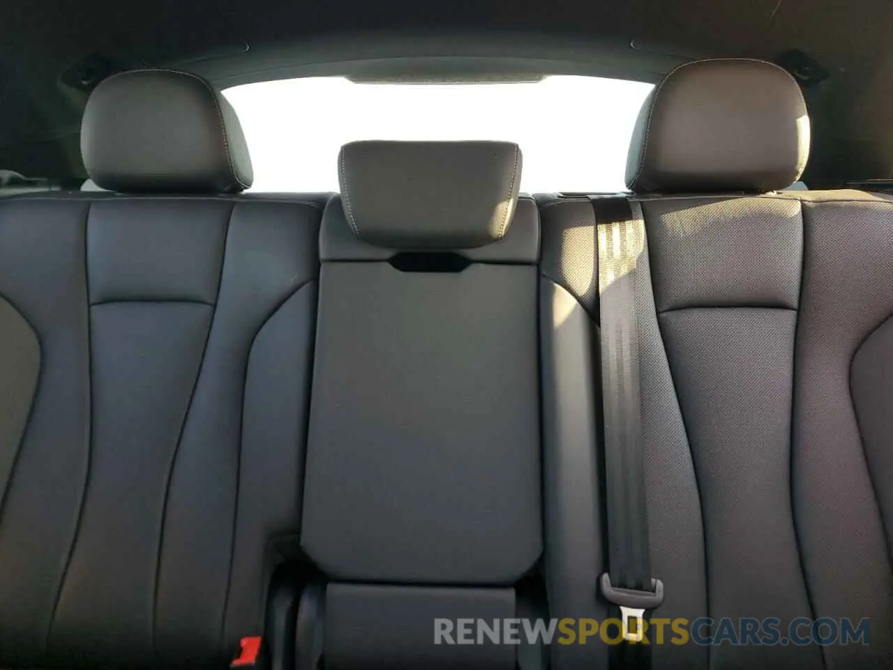 10 Photograph of a damaged car WA1BVAF10KD016365 AUDI Q8 2019