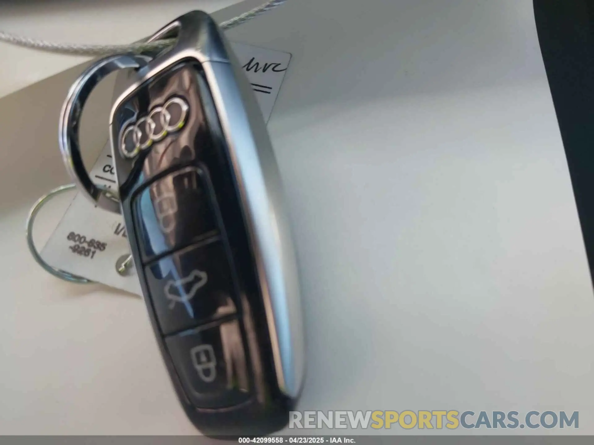 10 Photograph of a damaged car WA1BVAF11KD016990 AUDI Q8 2019
