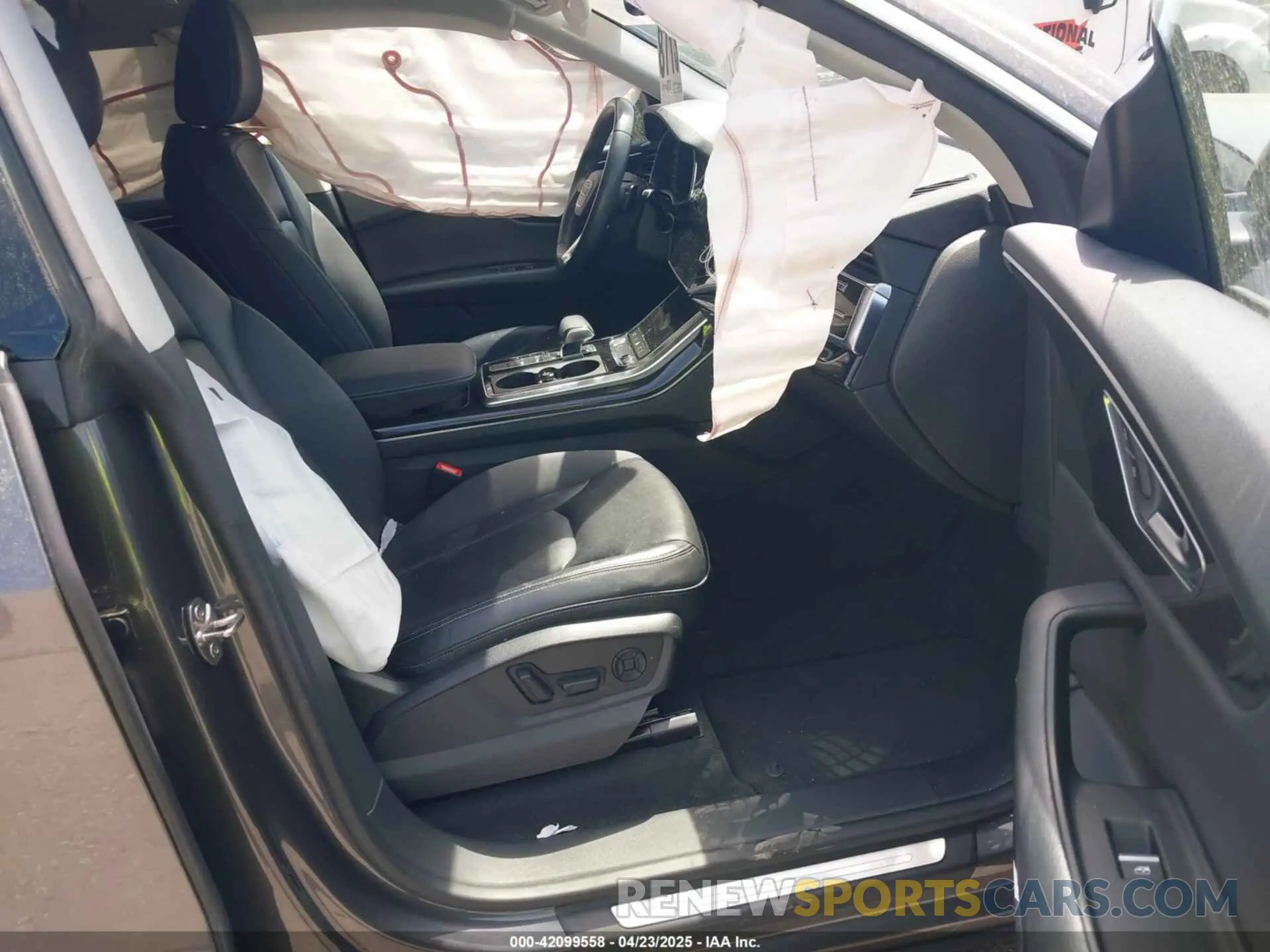 5 Photograph of a damaged car WA1BVAF11KD016990 AUDI Q8 2019