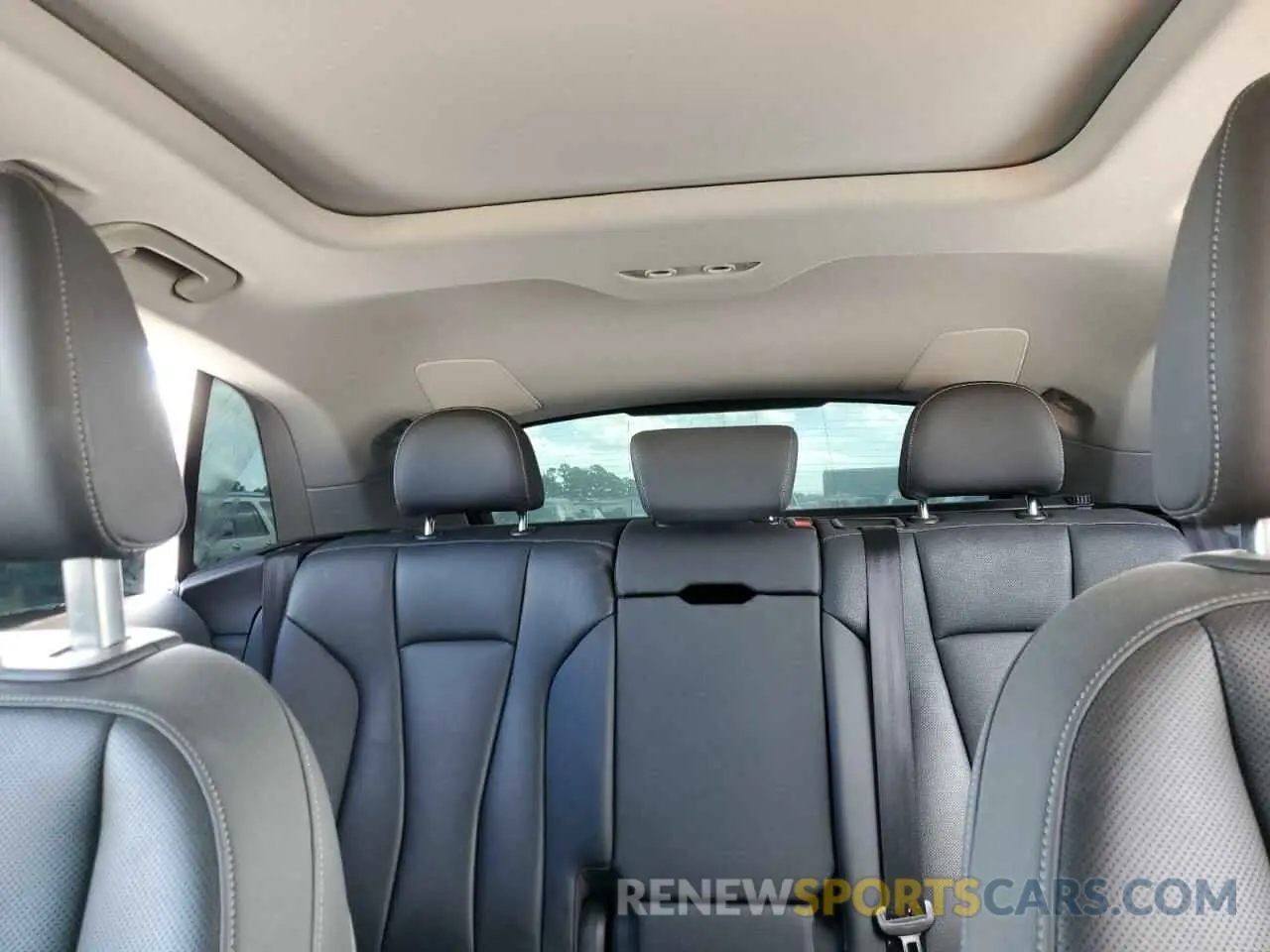 10 Photograph of a damaged car WA1BVAF12KD043583 AUDI Q8 2019