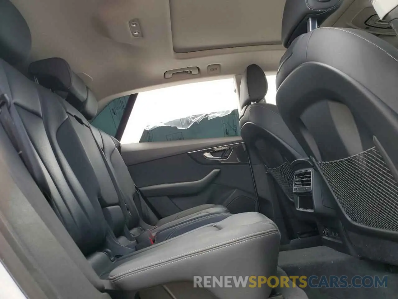 11 Photograph of a damaged car WA1BVAF12KD043583 AUDI Q8 2019