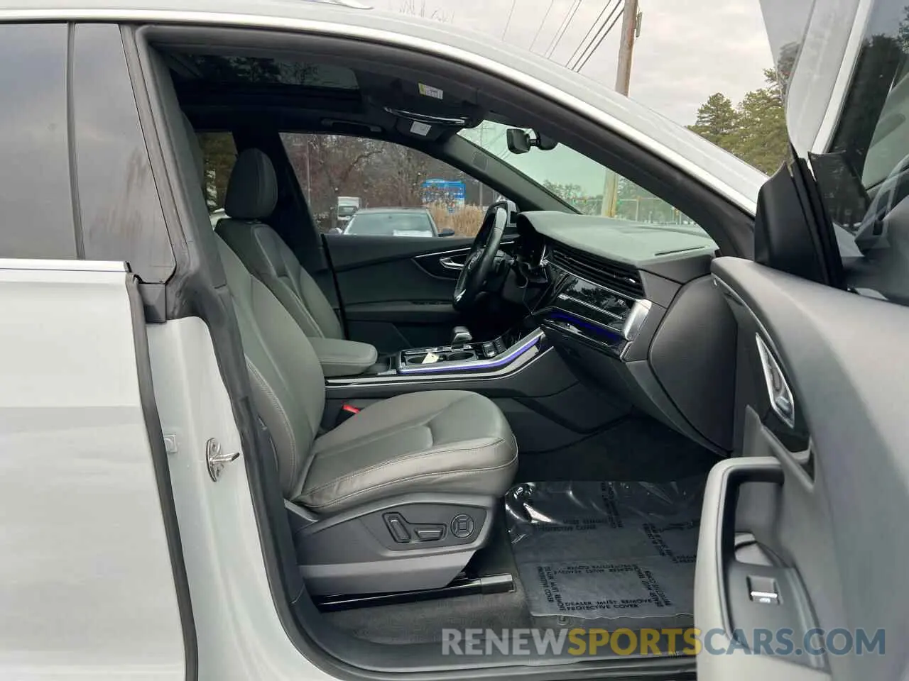 5 Photograph of a damaged car WA1BVAF13KD030308 AUDI Q8 2019