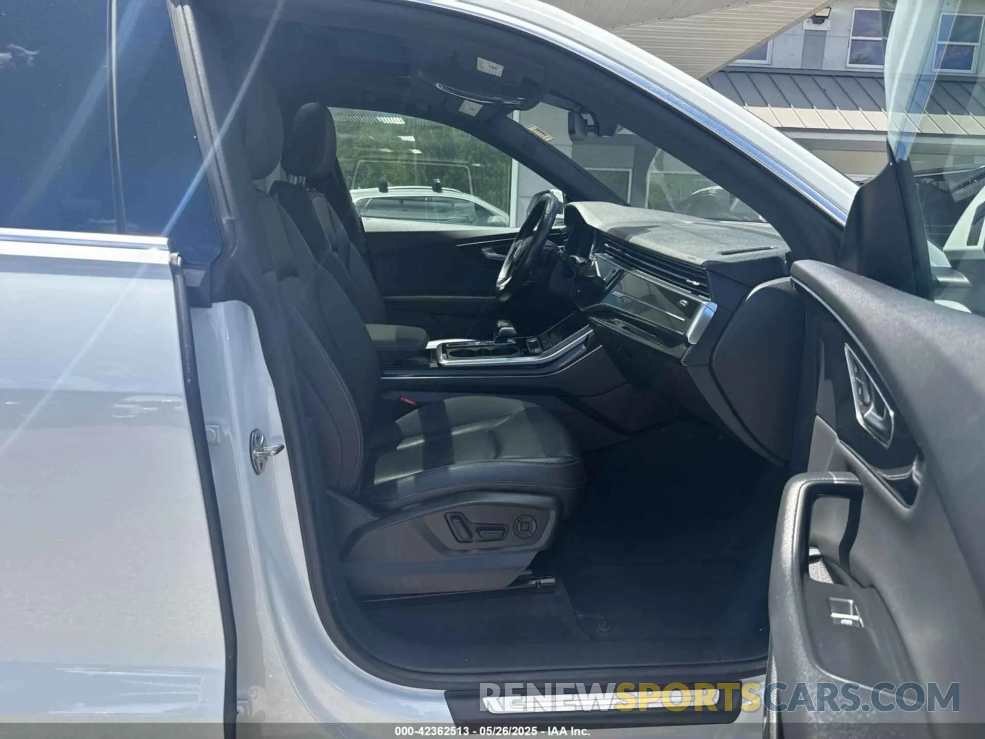 5 Photograph of a damaged car WA1BVAF15KD028897 AUDI Q8 2019