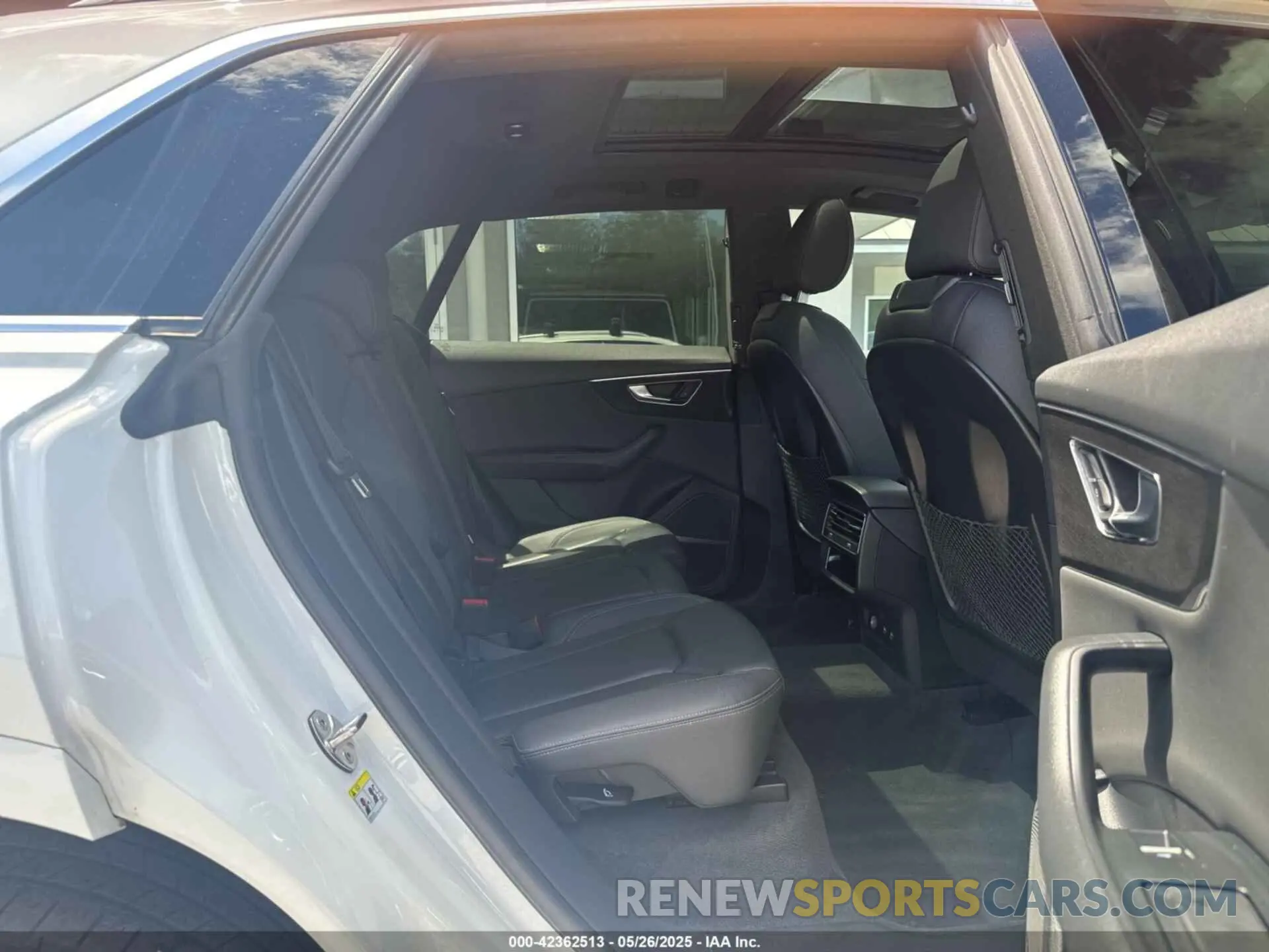8 Photograph of a damaged car WA1BVAF15KD028897 AUDI Q8 2019