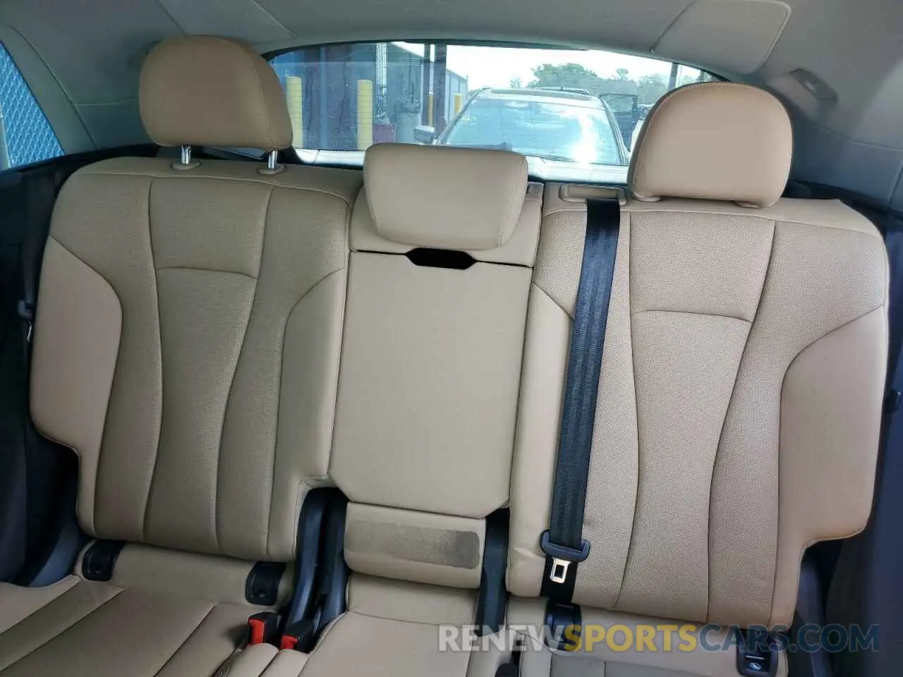 10 Photograph of a damaged car WA1BVAF17KD037424 AUDI Q8 2019