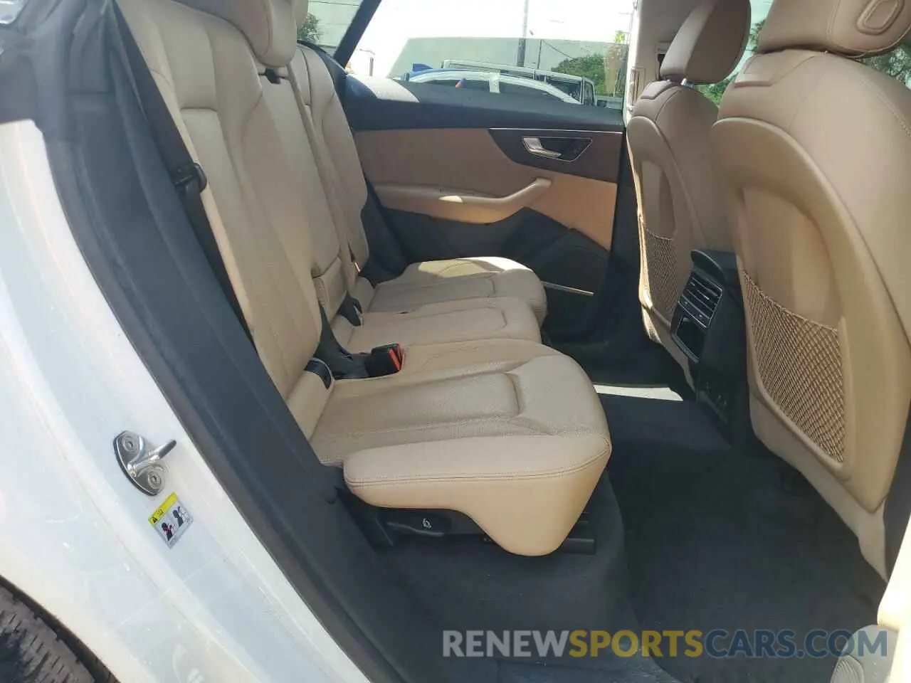 11 Photograph of a damaged car WA1BVAF17KD037424 AUDI Q8 2019
