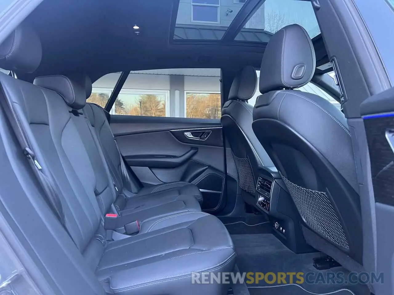 6 Photograph of a damaged car WA1BVAF19KD019832 AUDI Q8 2019
