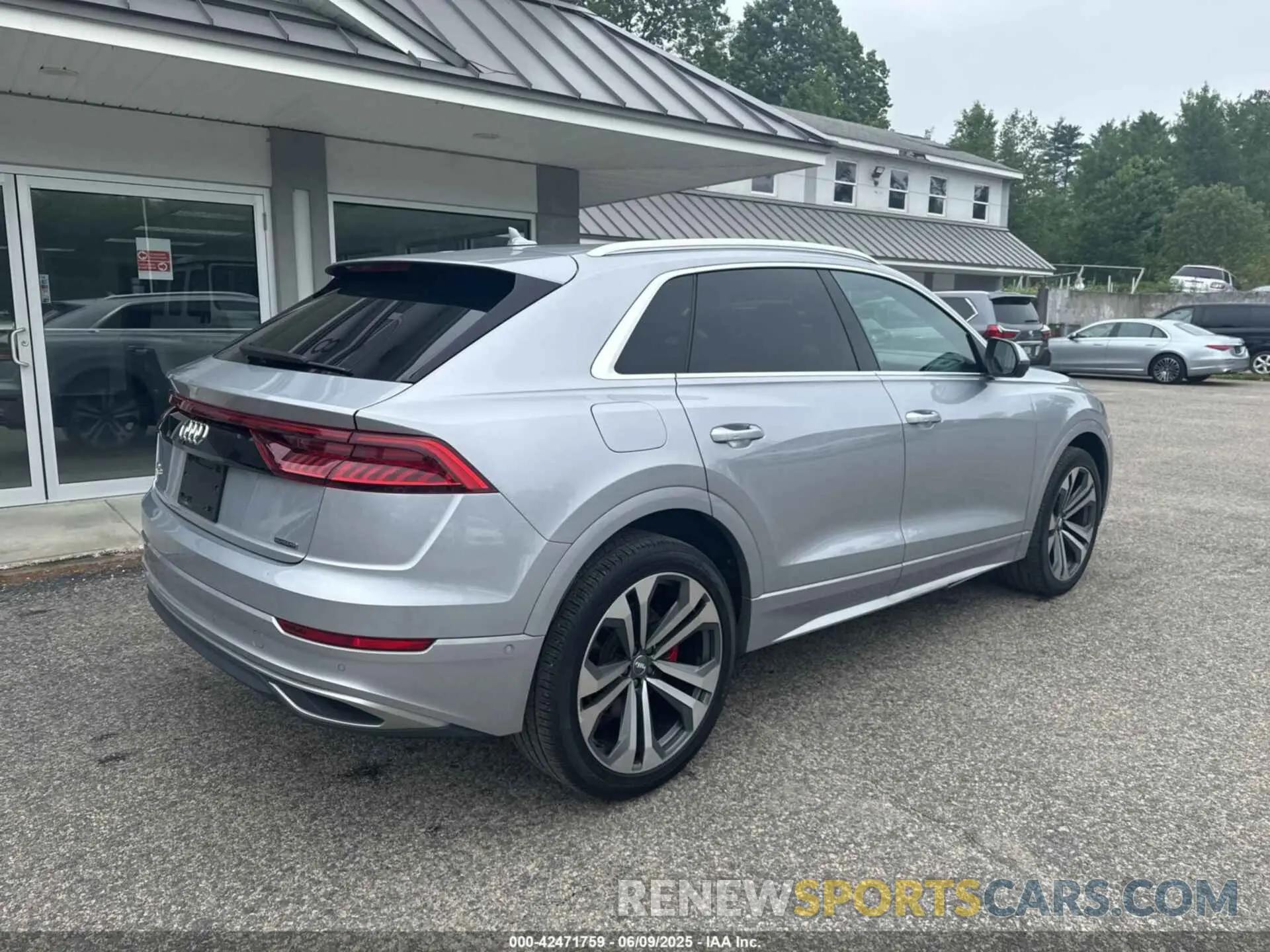 4 Photograph of a damaged car WA1BVAF19KD030815 AUDI Q8 2019