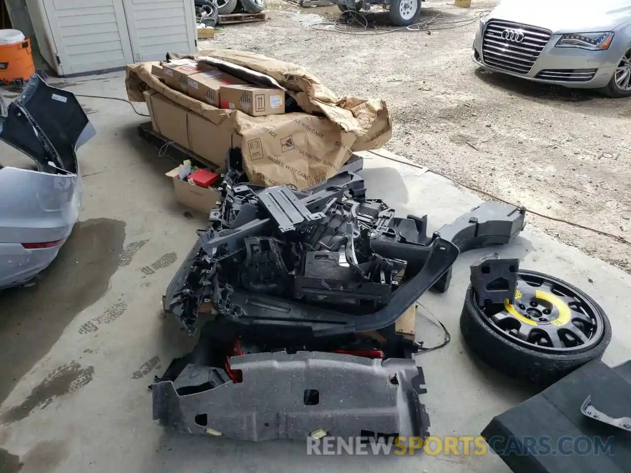 10 Photograph of a damaged car WA1BVAF19KD039840 AUDI Q8 2019