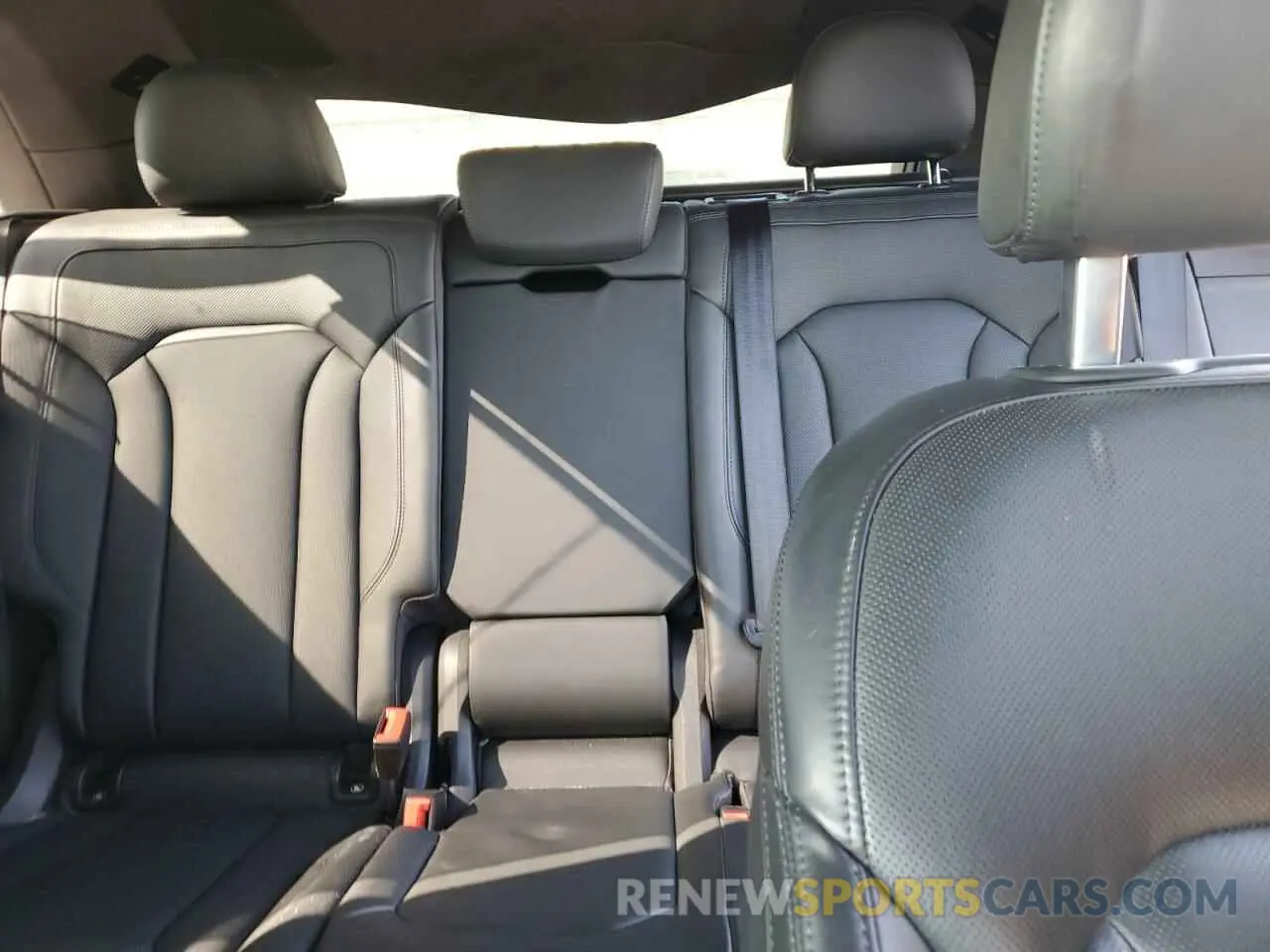 10 Photograph of a damaged car WA1CVAF18KD031040 AUDI Q8 2019