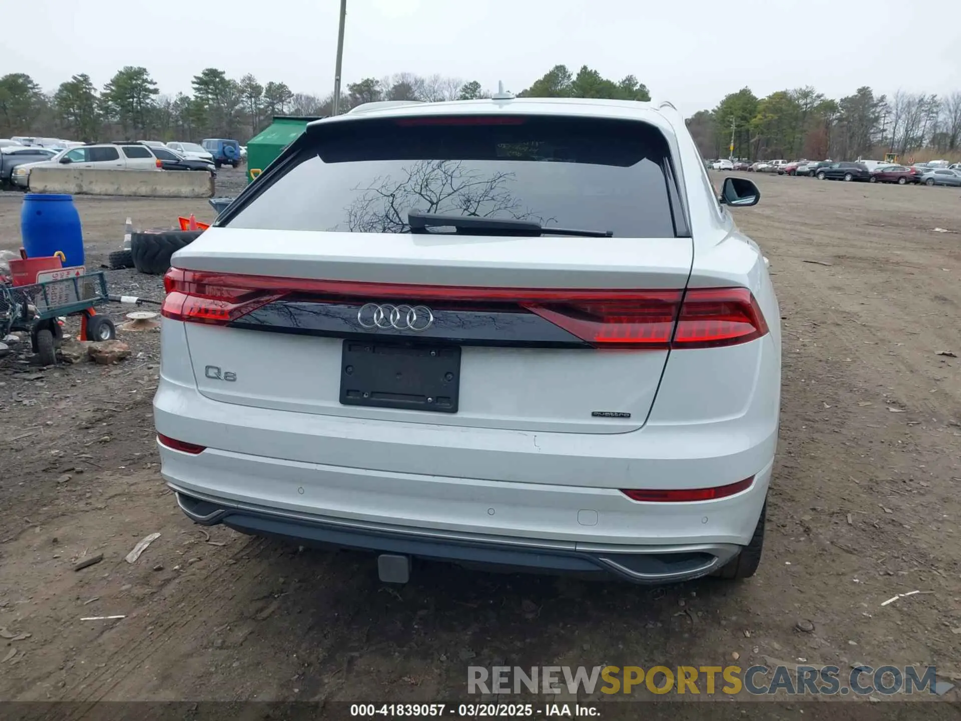 16 Photograph of a damaged car WA1CVAF19KD008236 AUDI Q8 2019
