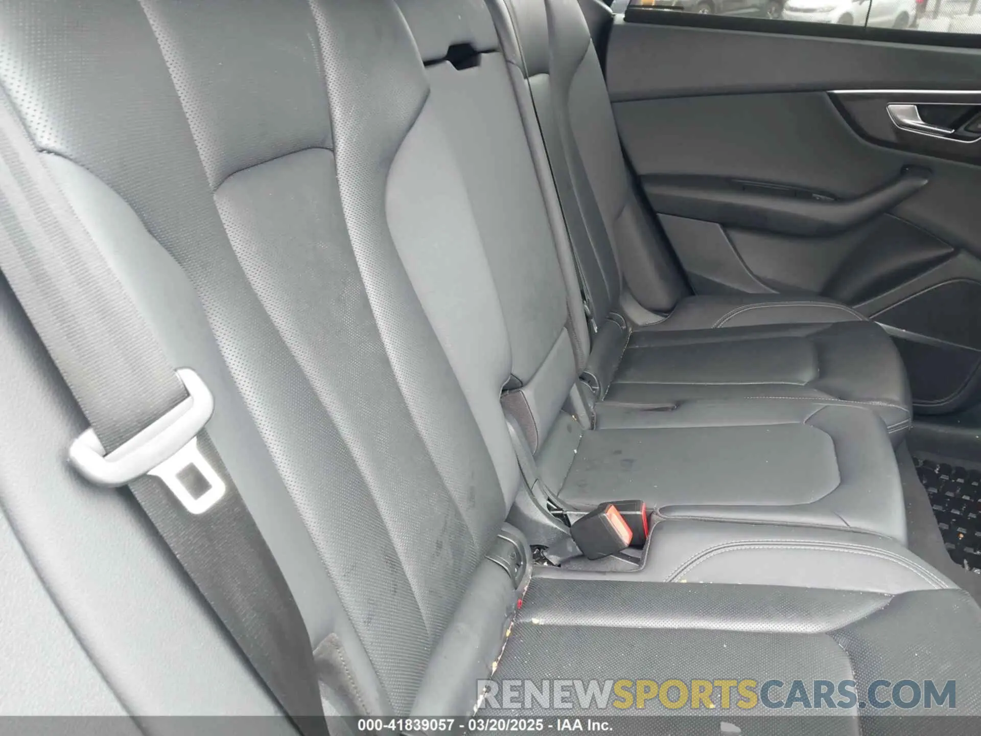 8 Photograph of a damaged car WA1CVAF19KD008236 AUDI Q8 2019