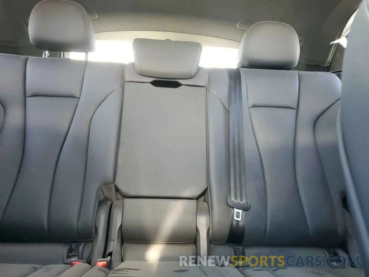 10 Photograph of a damaged car WA1CVAF1XKD026566 AUDI Q8 2019