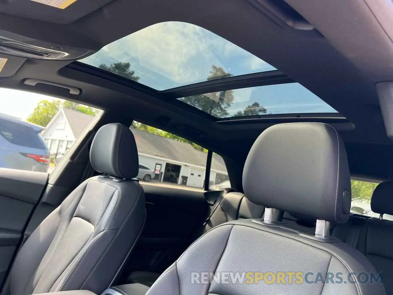 9 Photograph of a damaged car WA1EVAF10KD010837 AUDI Q8 2019