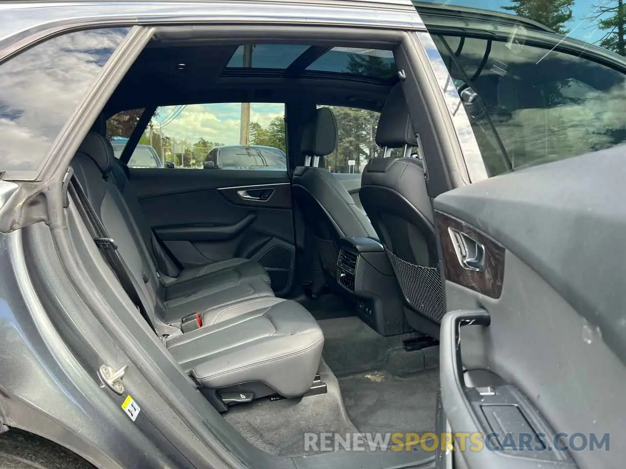 6 Photograph of a damaged car WA1EVAF10KD047192 AUDI Q8 2019