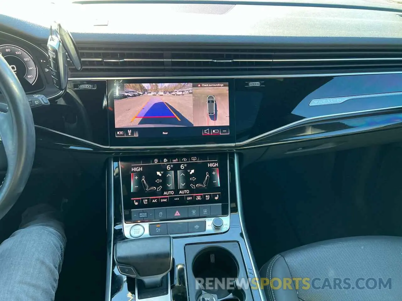 10 Photograph of a damaged car WA1EVAF14KD017080 AUDI Q8 2019
