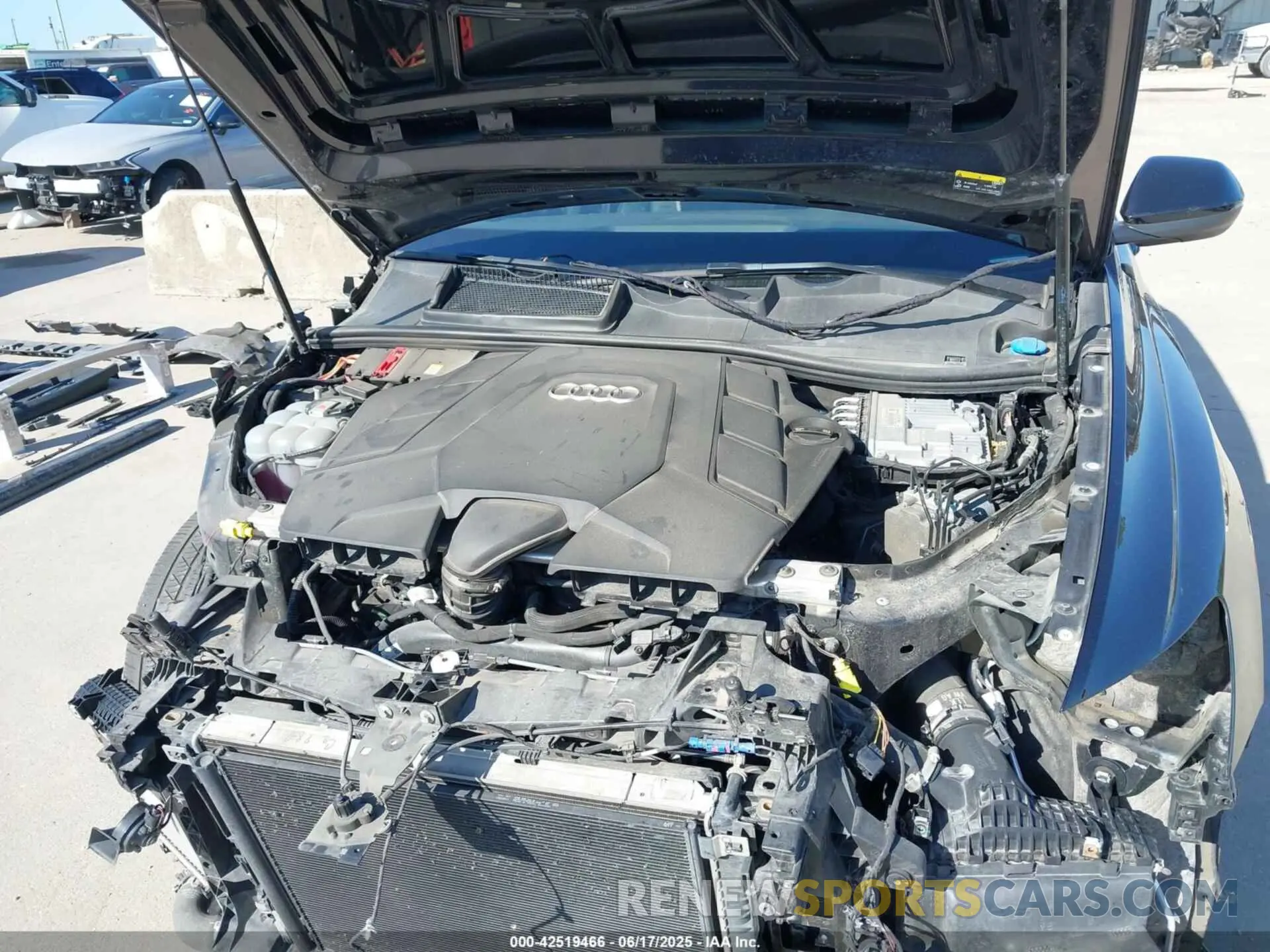 10 Photograph of a damaged car WA1EVAF16KD036178 AUDI Q8 2019