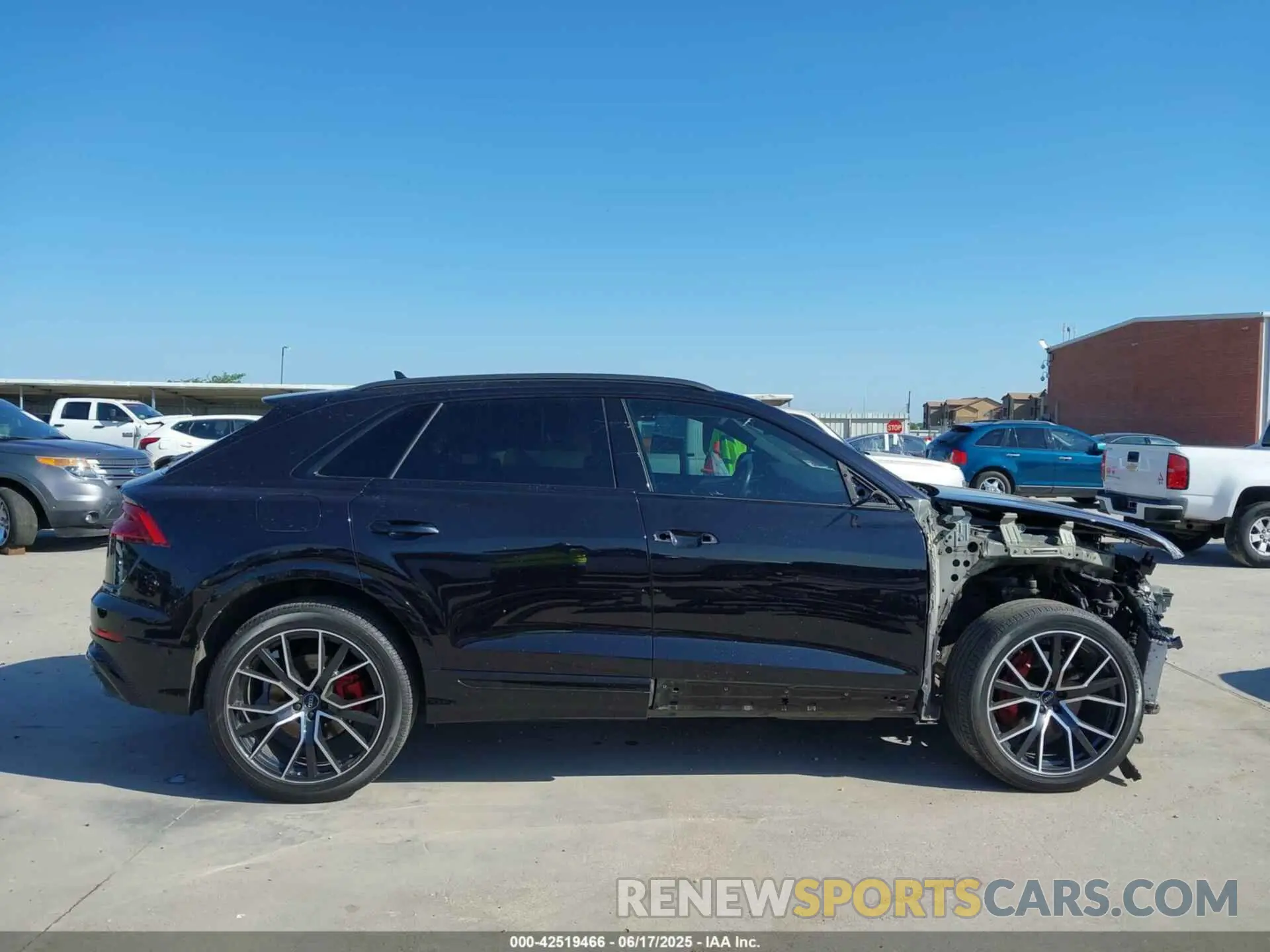 14 Photograph of a damaged car WA1EVAF16KD036178 AUDI Q8 2019