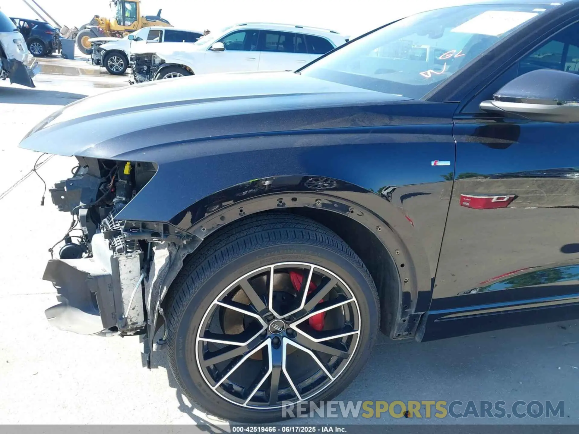 21 Photograph of a damaged car WA1EVAF16KD036178 AUDI Q8 2019
