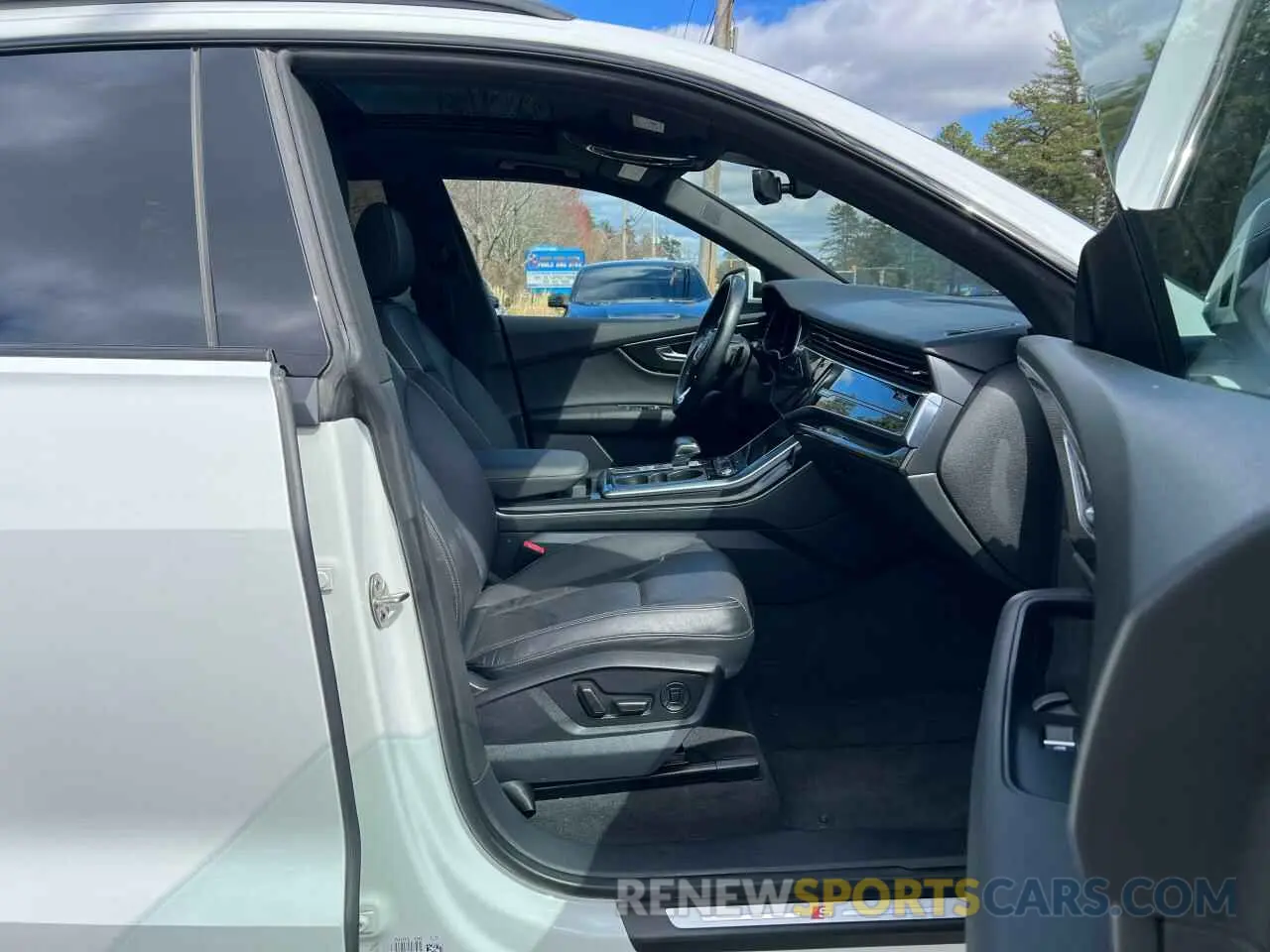 5 Photograph of a damaged car WA1EVAF17KD039090 AUDI Q8 2019