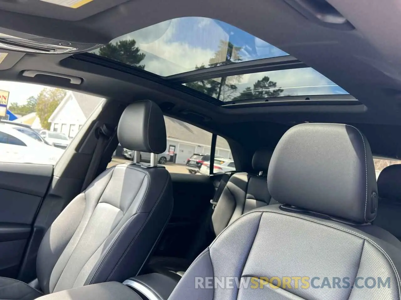 9 Photograph of a damaged car WA1EVAF17KD039090 AUDI Q8 2019