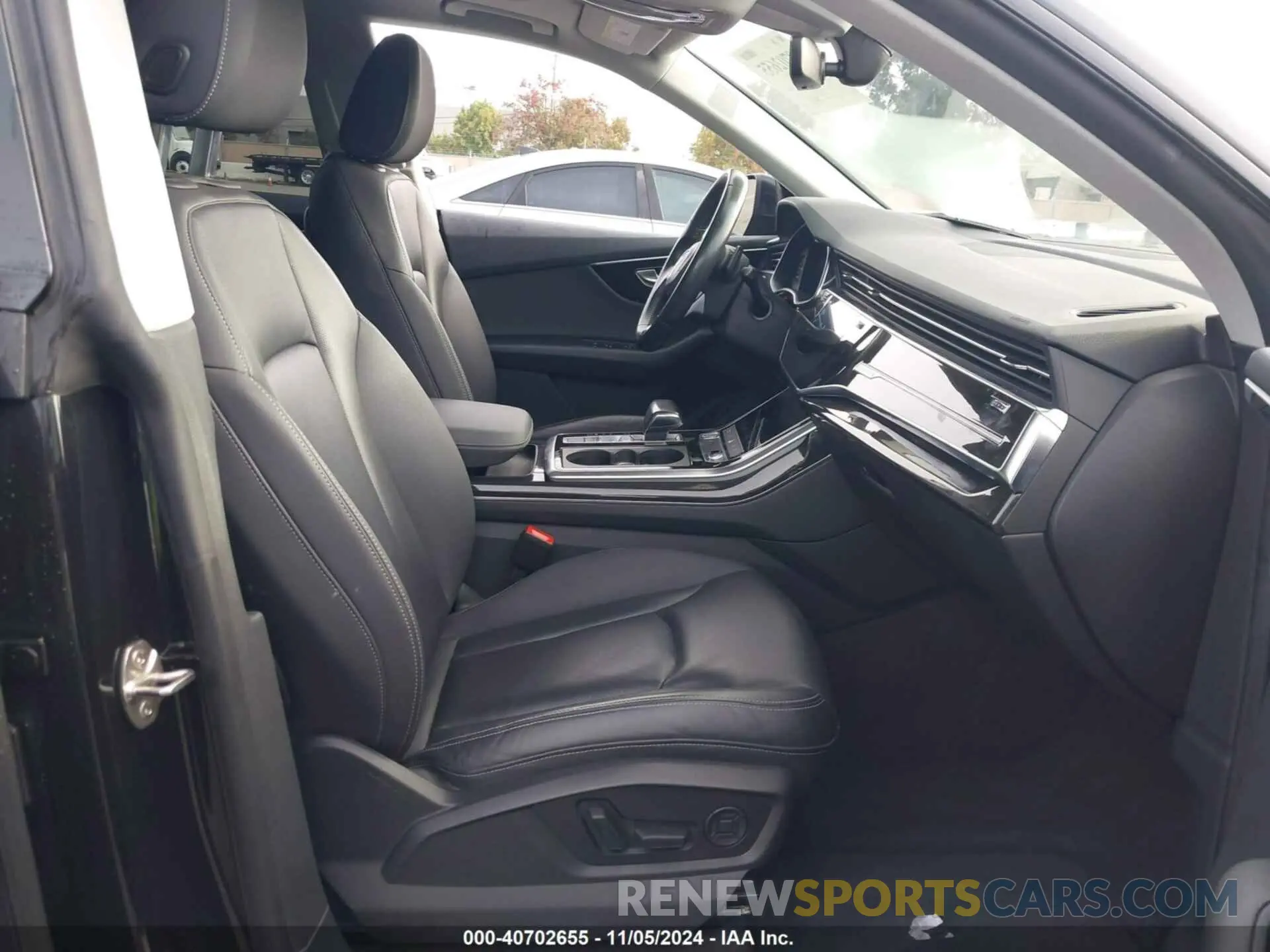 5 Photograph of a damaged car WA1EVAF19KD018208 AUDI Q8 2019