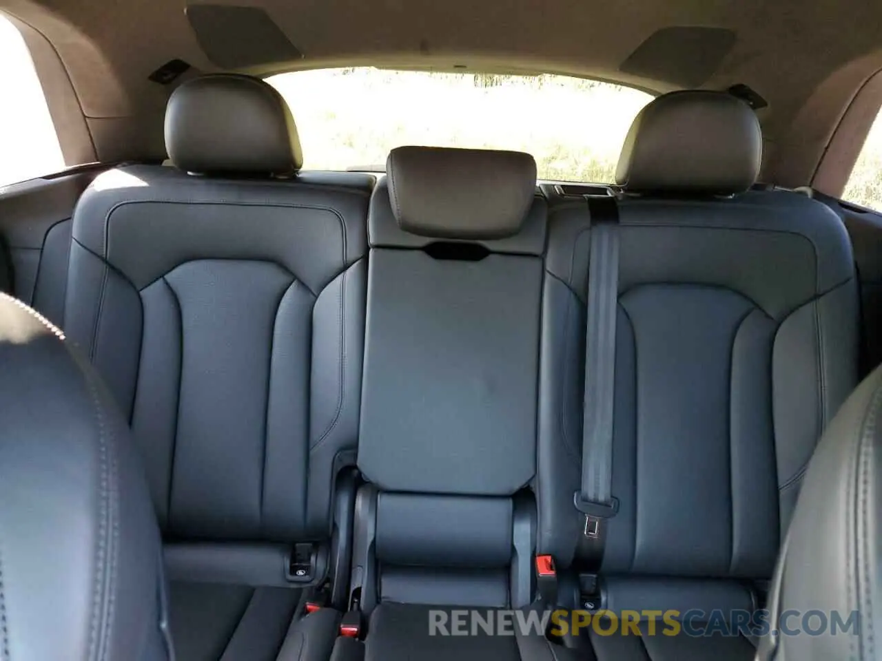10 Photograph of a damaged car WA1FVAF13KD042699 AUDI Q8 2019
