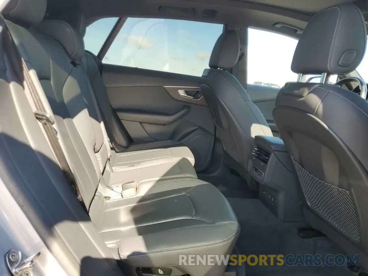 11 Photograph of a damaged car WA1AVAF13LD017393 AUDI Q8 2020
