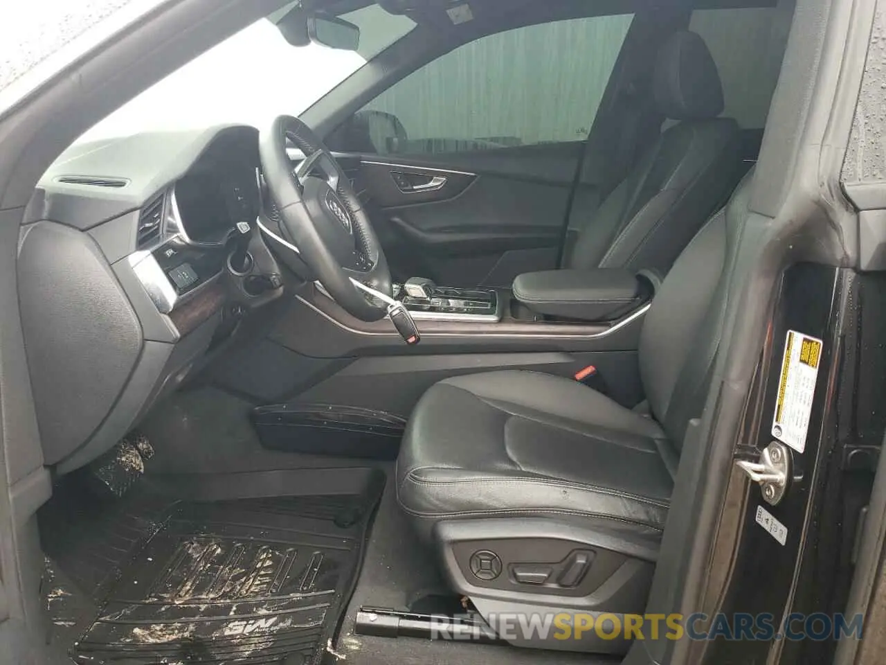 7 Photograph of a damaged car WA1BVAF10LD000667 AUDI Q8 2020