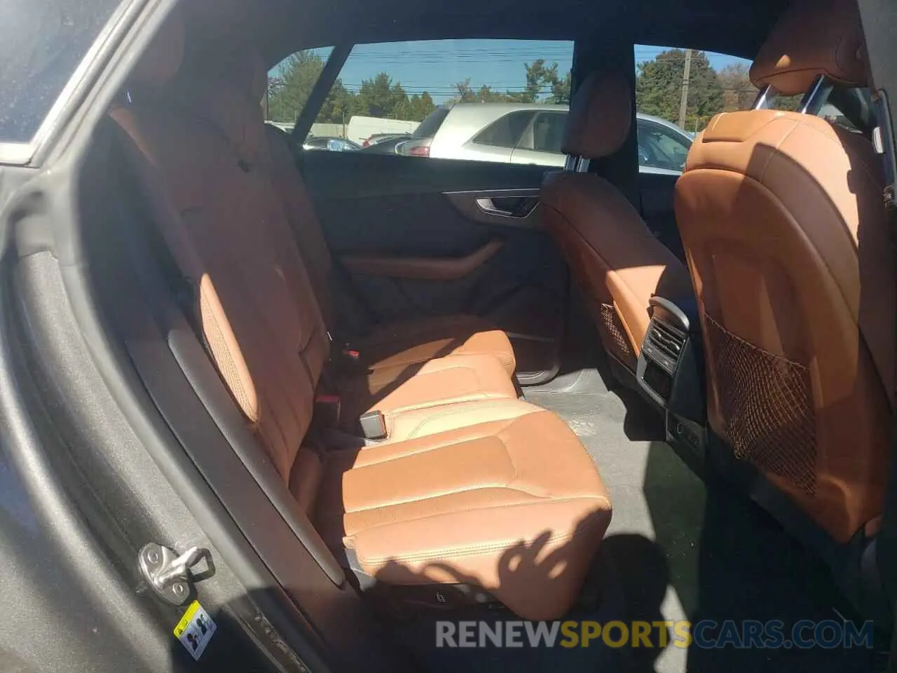 11 Photograph of a damaged car WA1BVAF16LD025363 AUDI Q8 2020