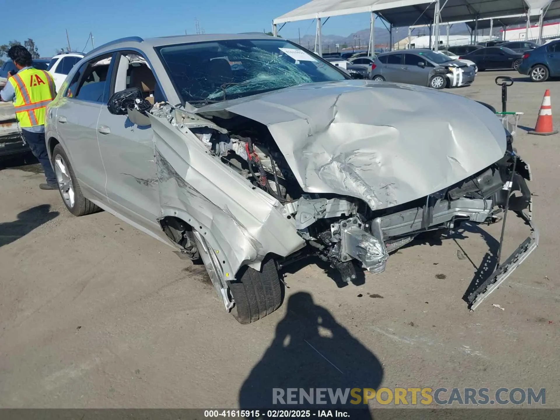 1 Photograph of a damaged car WA1CVAF1XLD010322 AUDI Q8 2020