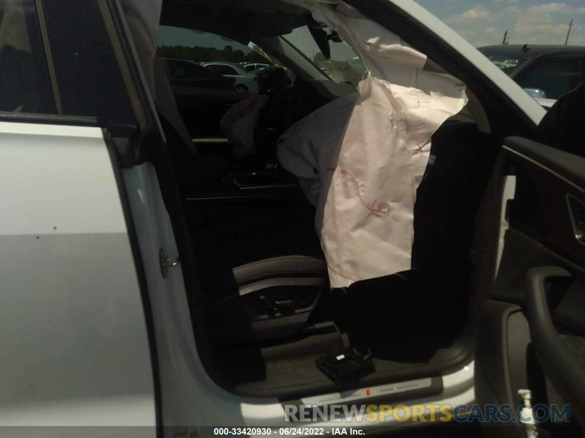 5 Photograph of a damaged car WA1EVAF11LD022397 AUDI Q8 2020