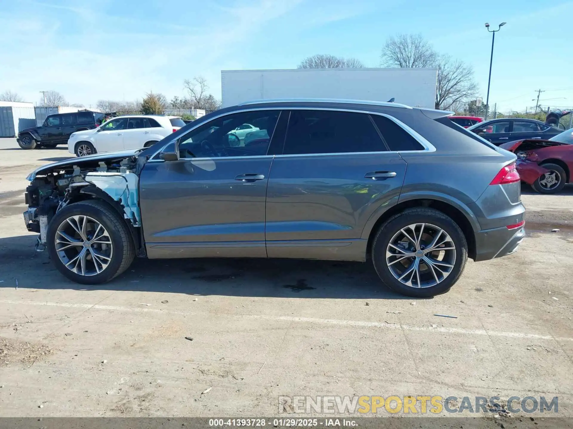 15 Photograph of a damaged car WA1EVAF15LD000466 AUDI Q8 2020