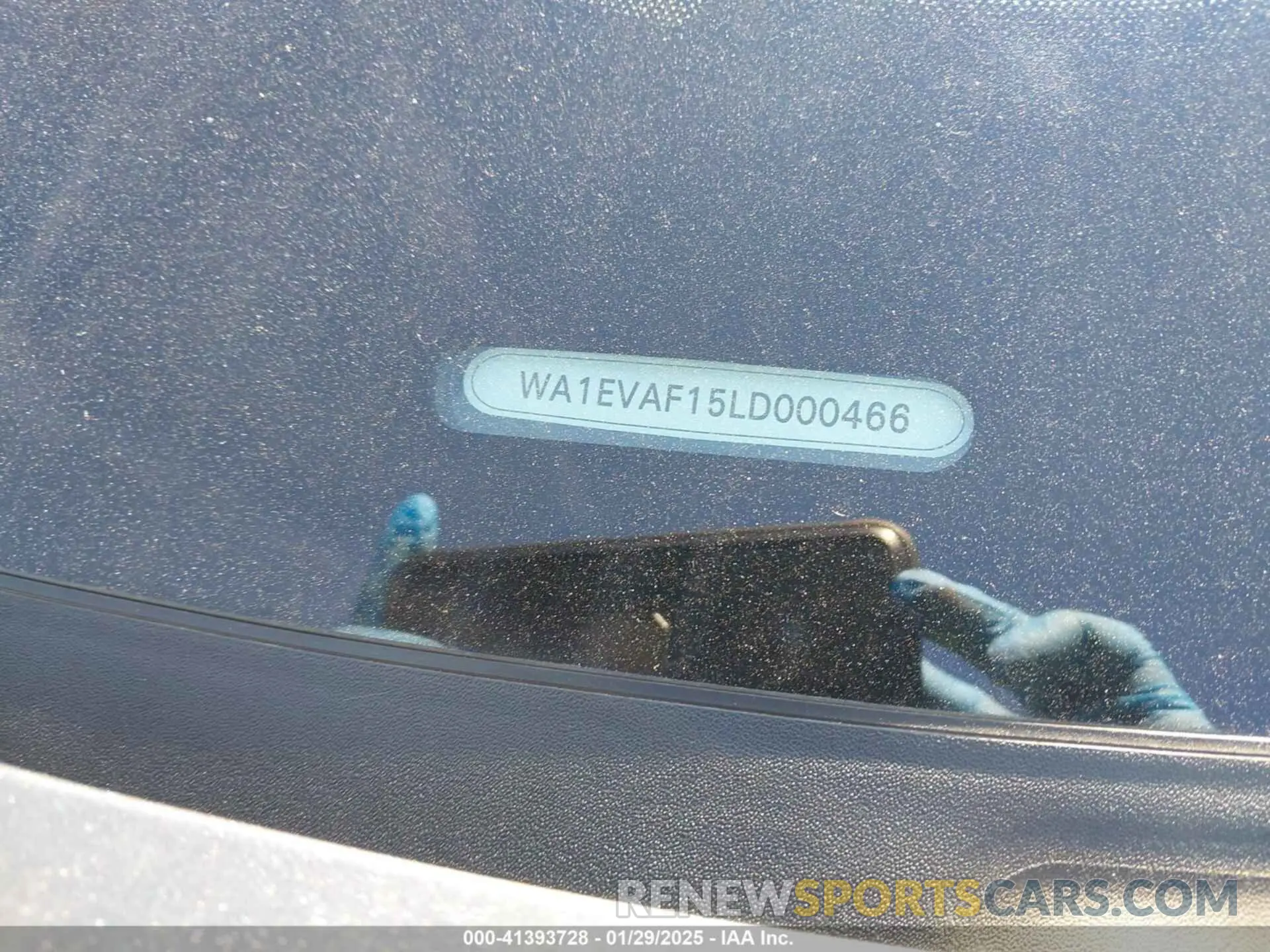 9 Photograph of a damaged car WA1EVAF15LD000466 AUDI Q8 2020