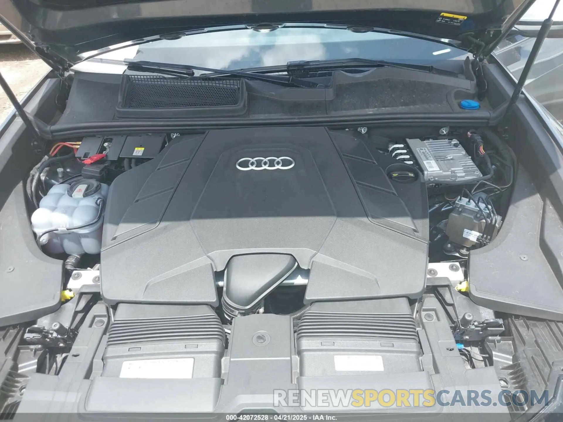 10 Photograph of a damaged car WA1EVAF15LD015114 AUDI Q8 2020