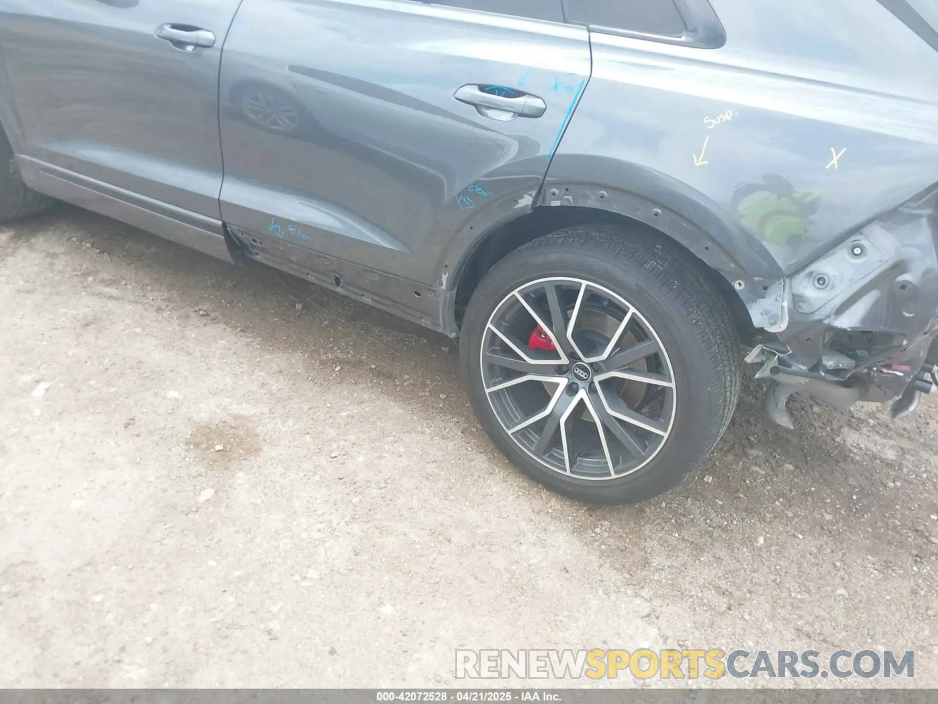 18 Photograph of a damaged car WA1EVAF15LD015114 AUDI Q8 2020