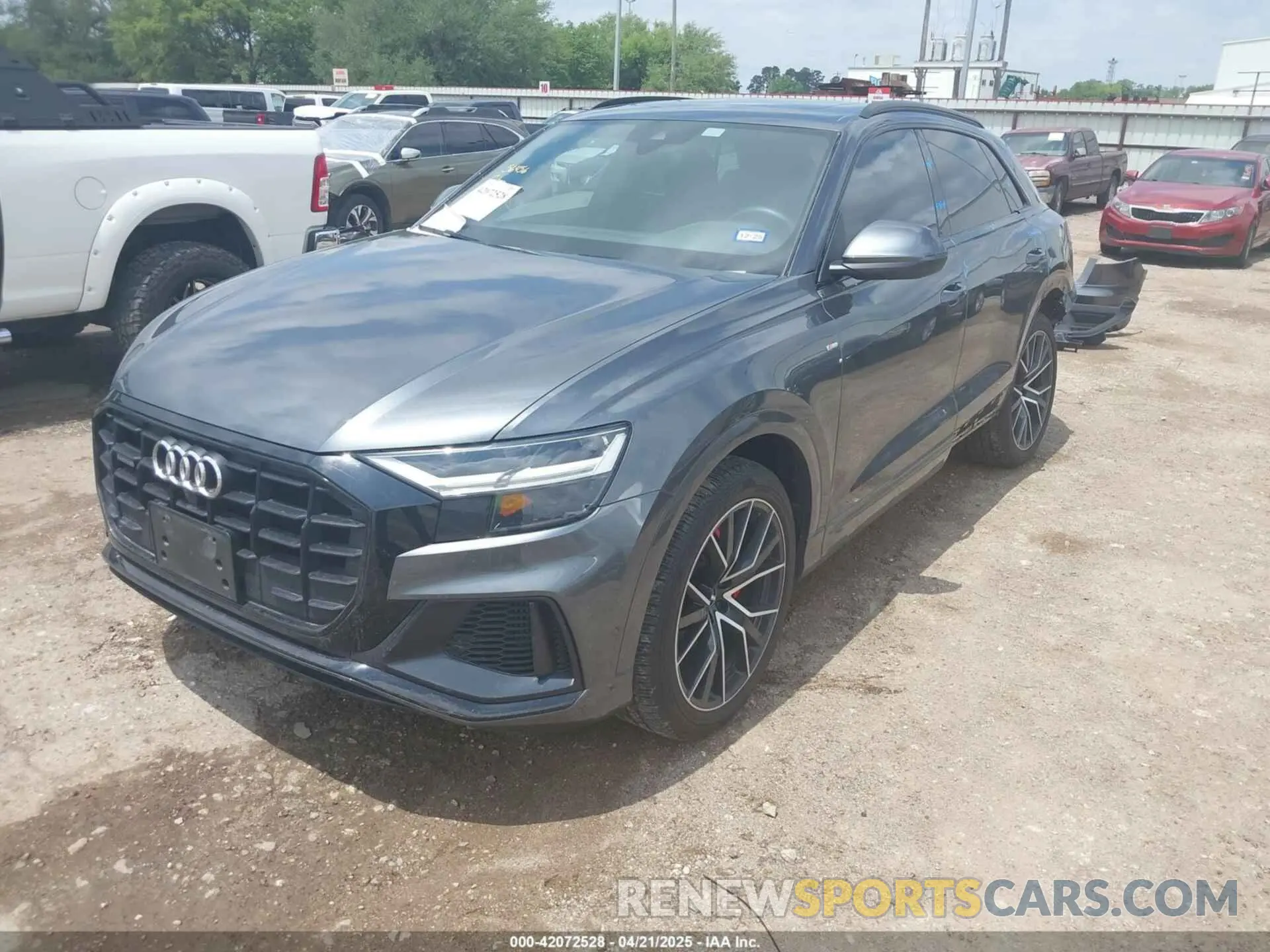 2 Photograph of a damaged car WA1EVAF15LD015114 AUDI Q8 2020