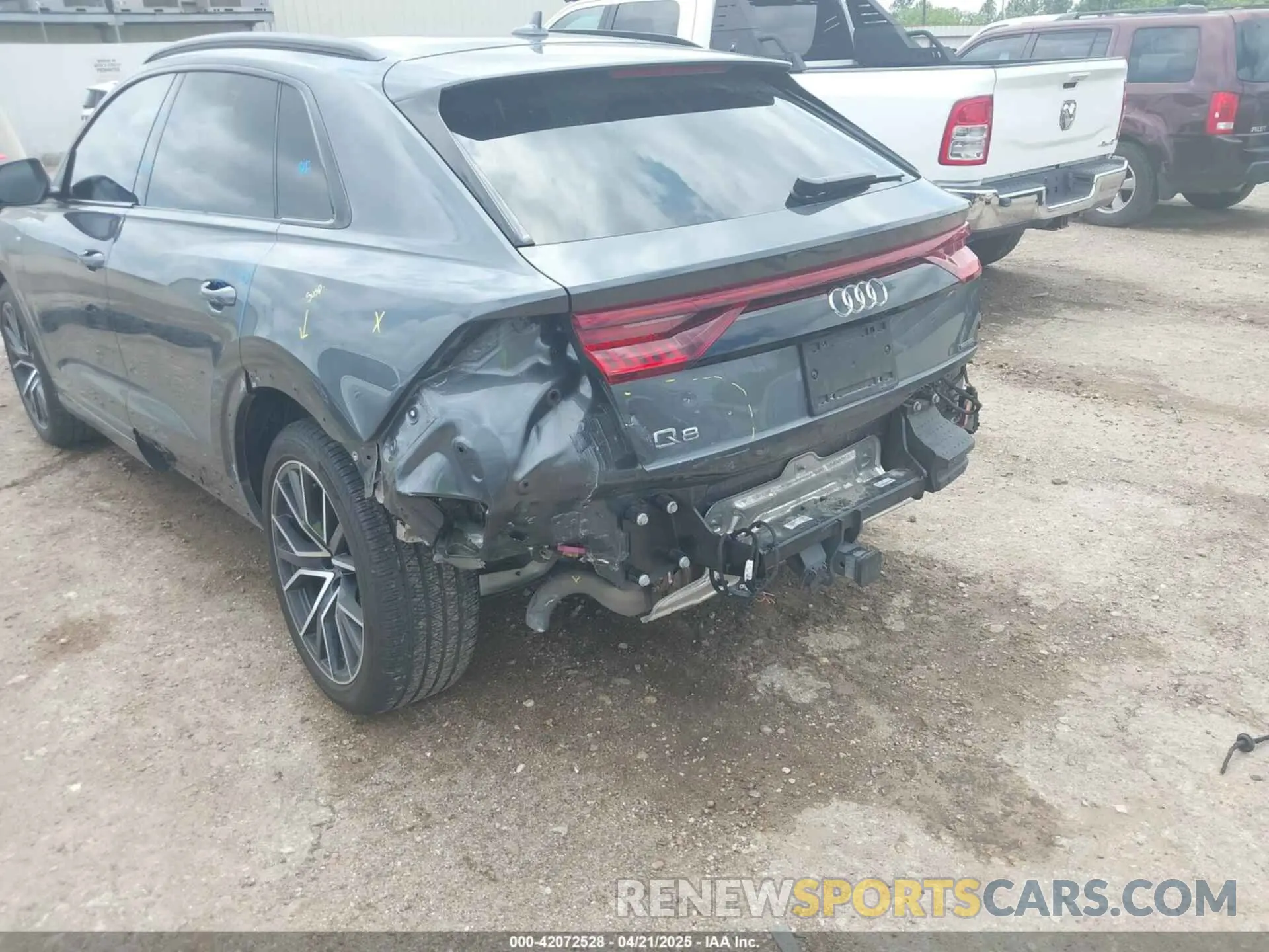 6 Photograph of a damaged car WA1EVAF15LD015114 AUDI Q8 2020