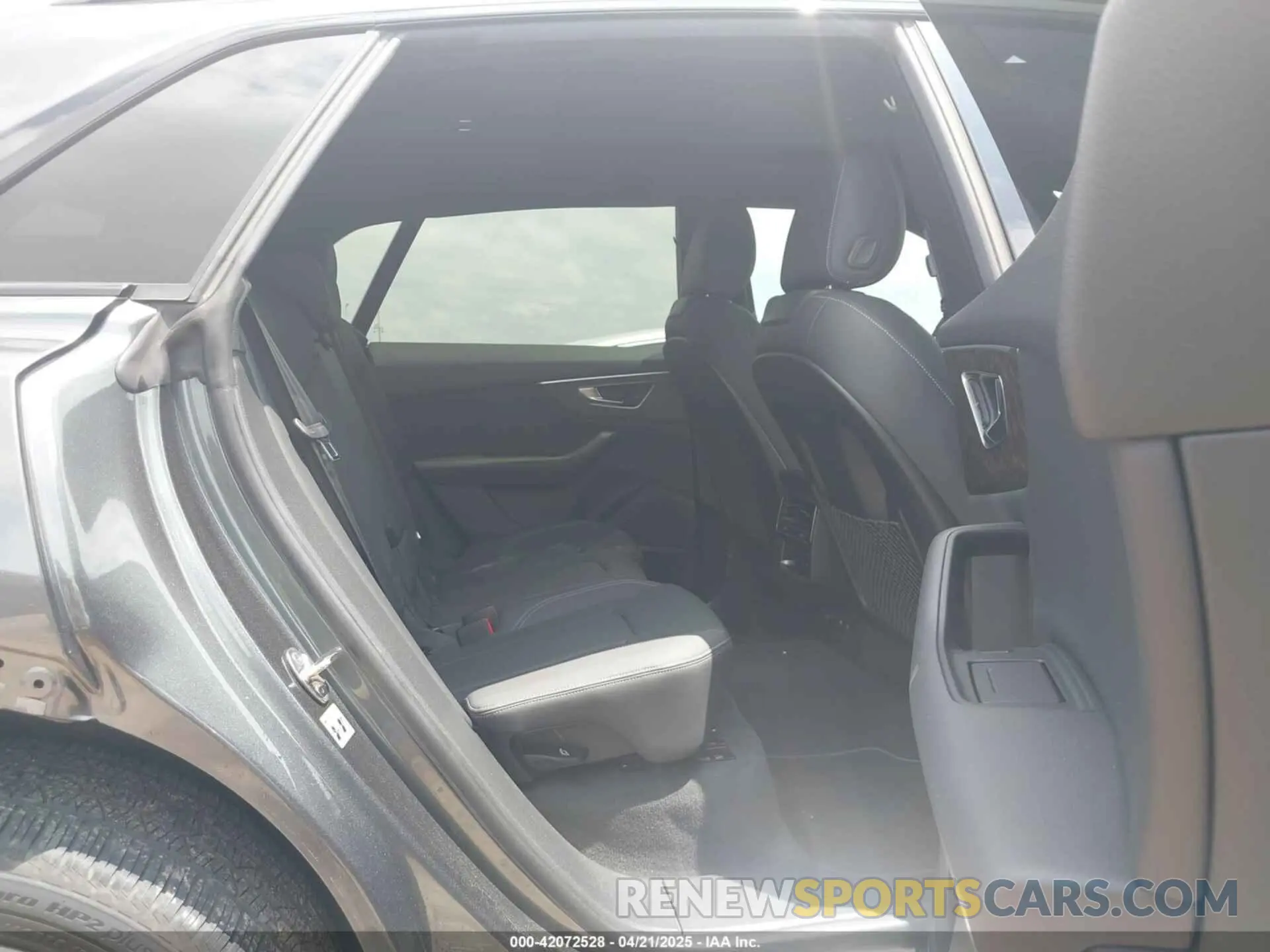 8 Photograph of a damaged car WA1EVAF15LD015114 AUDI Q8 2020