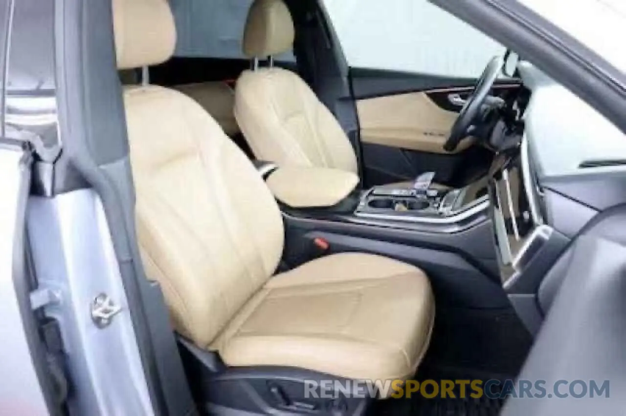 5 Photograph of a damaged car WA1EVAF16LD007XXX AUDI Q8 2020