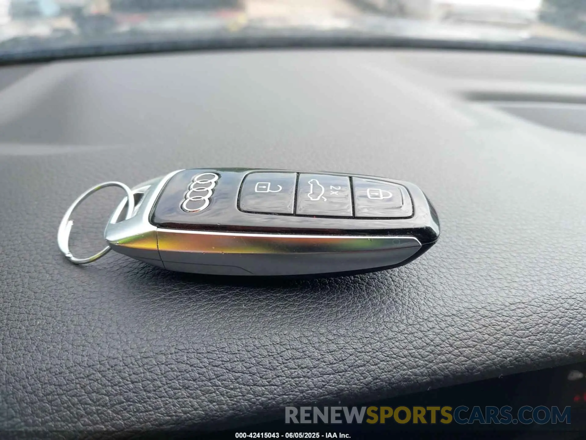 11 Photograph of a damaged car WA1EVBF17LD019171 AUDI Q8 2020