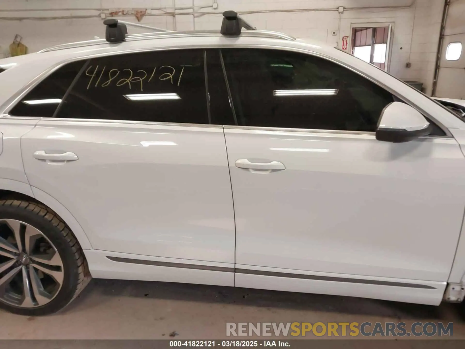 14 Photograph of a damaged car WA1EVBF17LD019364 AUDI Q8 2020