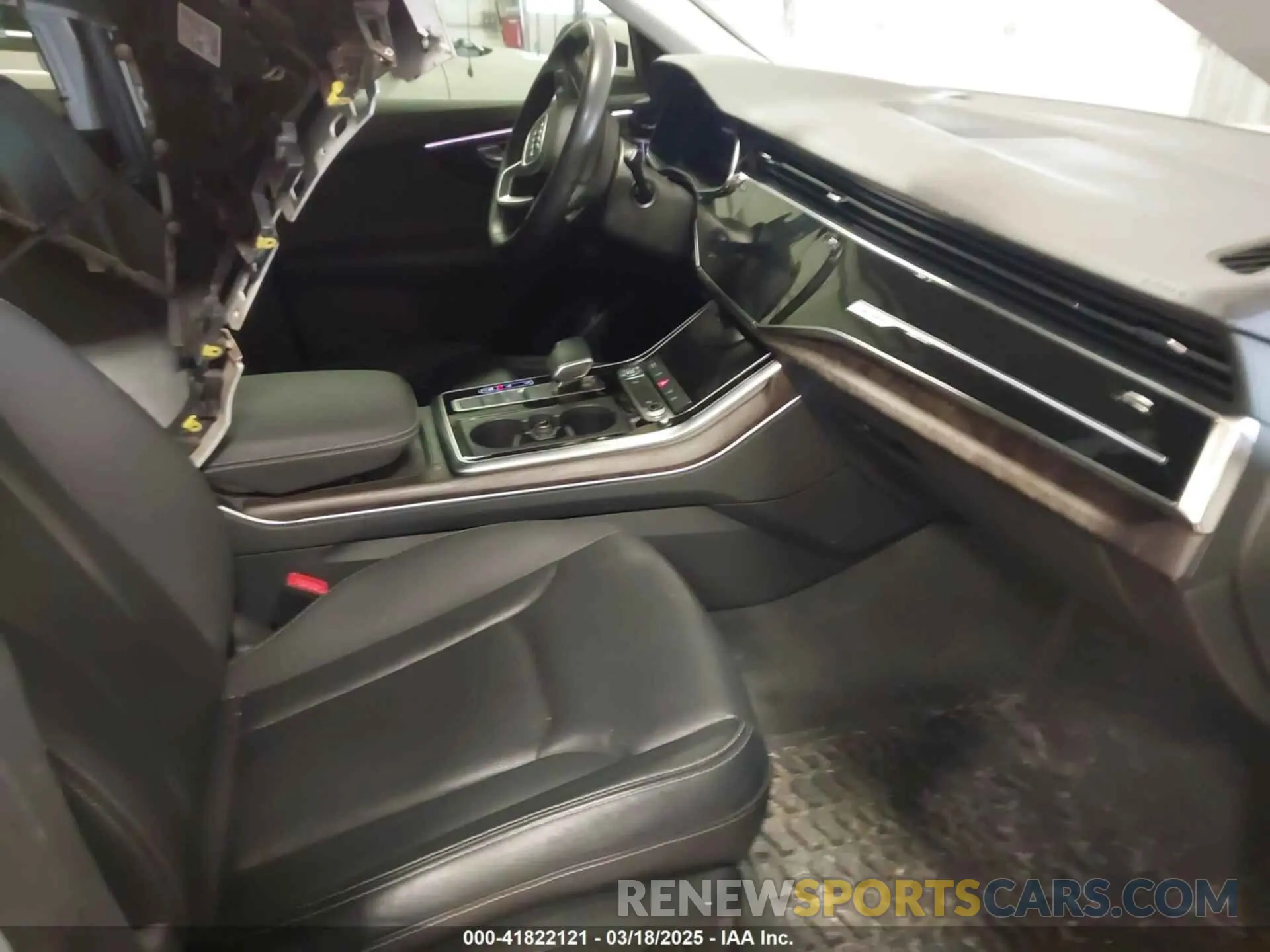 5 Photograph of a damaged car WA1EVBF17LD019364 AUDI Q8 2020