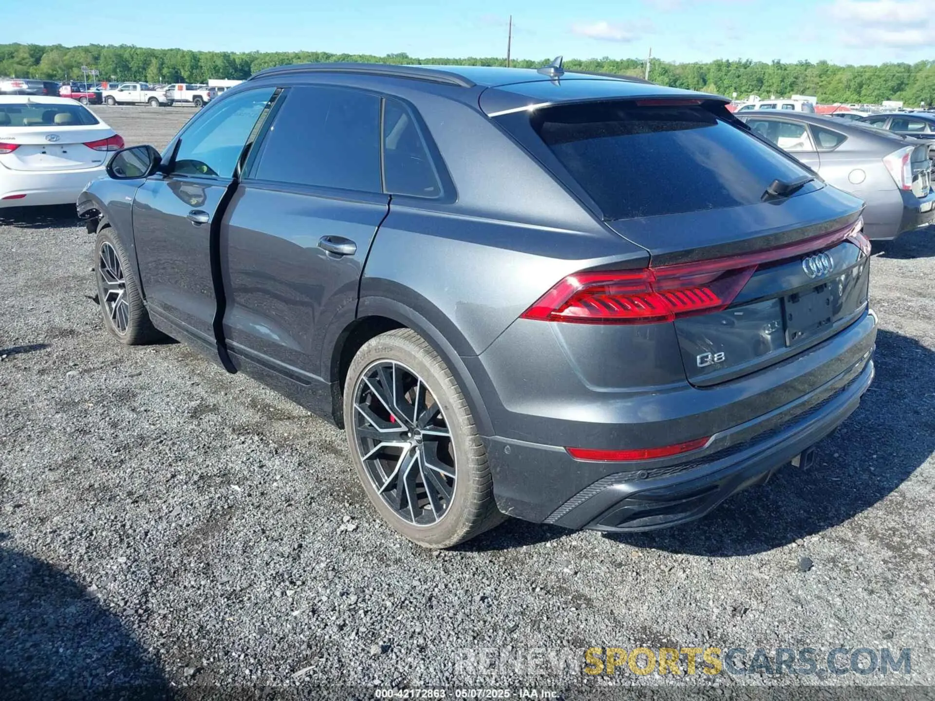 3 Photograph of a damaged car WA1FVAF10LD005451 AUDI Q8 2020