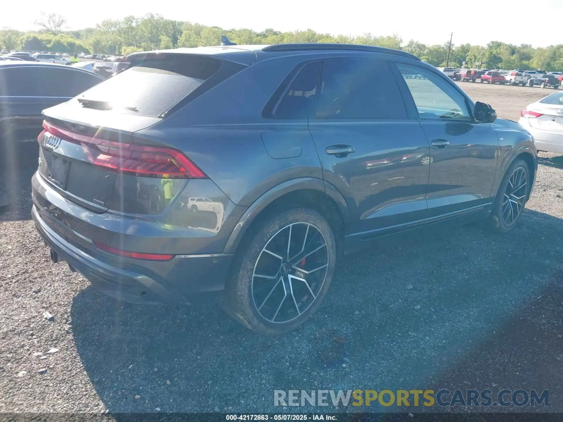 4 Photograph of a damaged car WA1FVAF10LD005451 AUDI Q8 2020