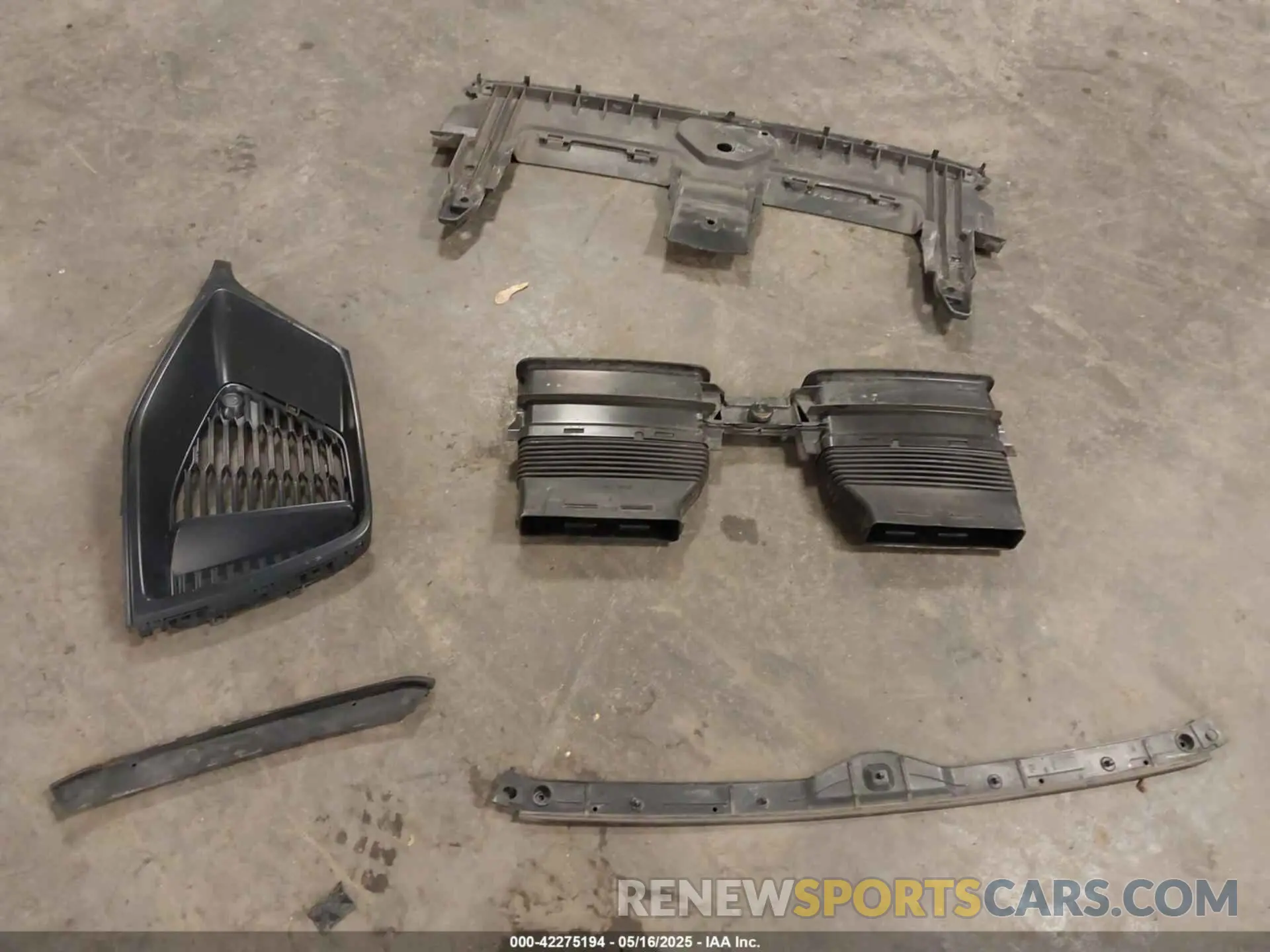 12 Photograph of a damaged car WA1FVAF11LD004003 AUDI Q8 2020