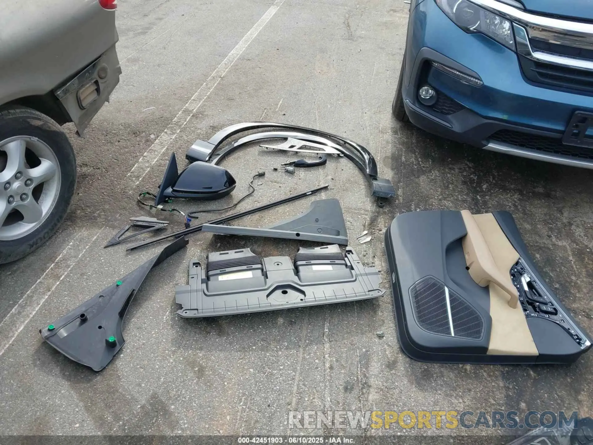 12 Photograph of a damaged car WA1FVAF12LD003152 AUDI Q8 2020