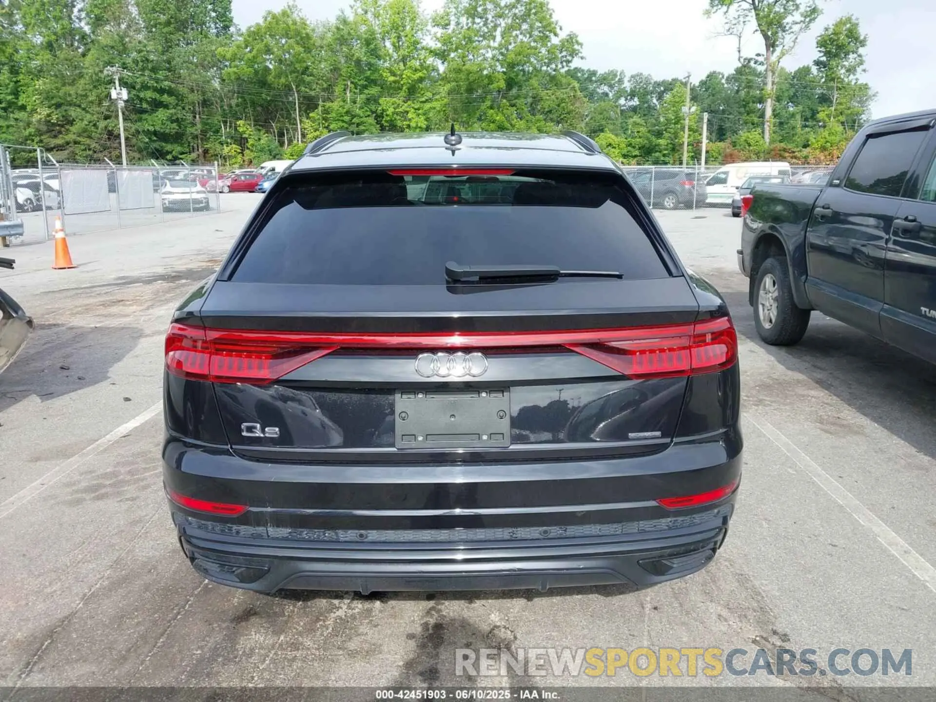 17 Photograph of a damaged car WA1FVAF12LD003152 AUDI Q8 2020