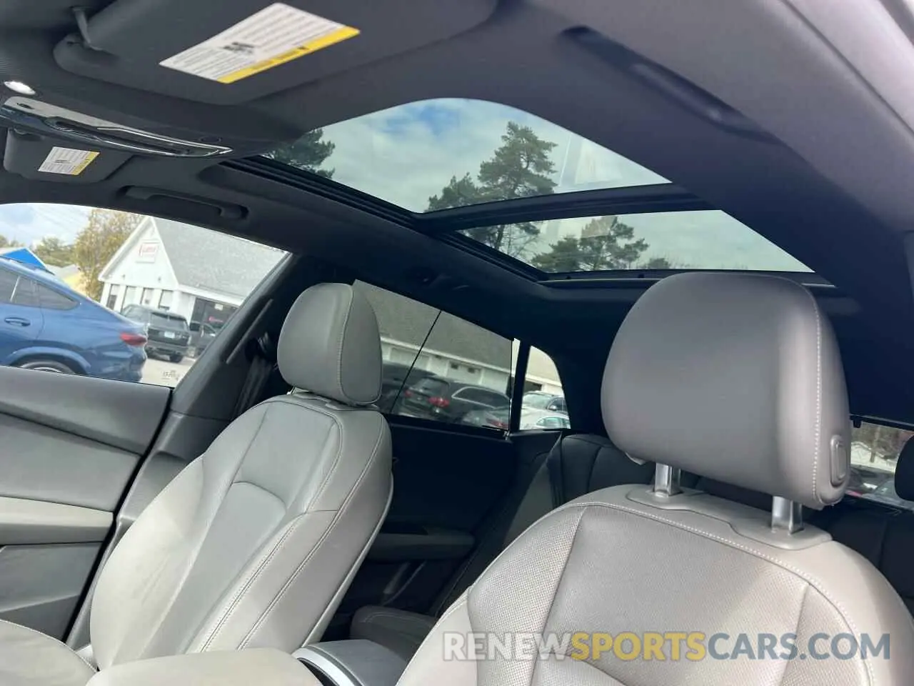 10 Photograph of a damaged car WA1FVAF14LD007364 AUDI Q8 2020