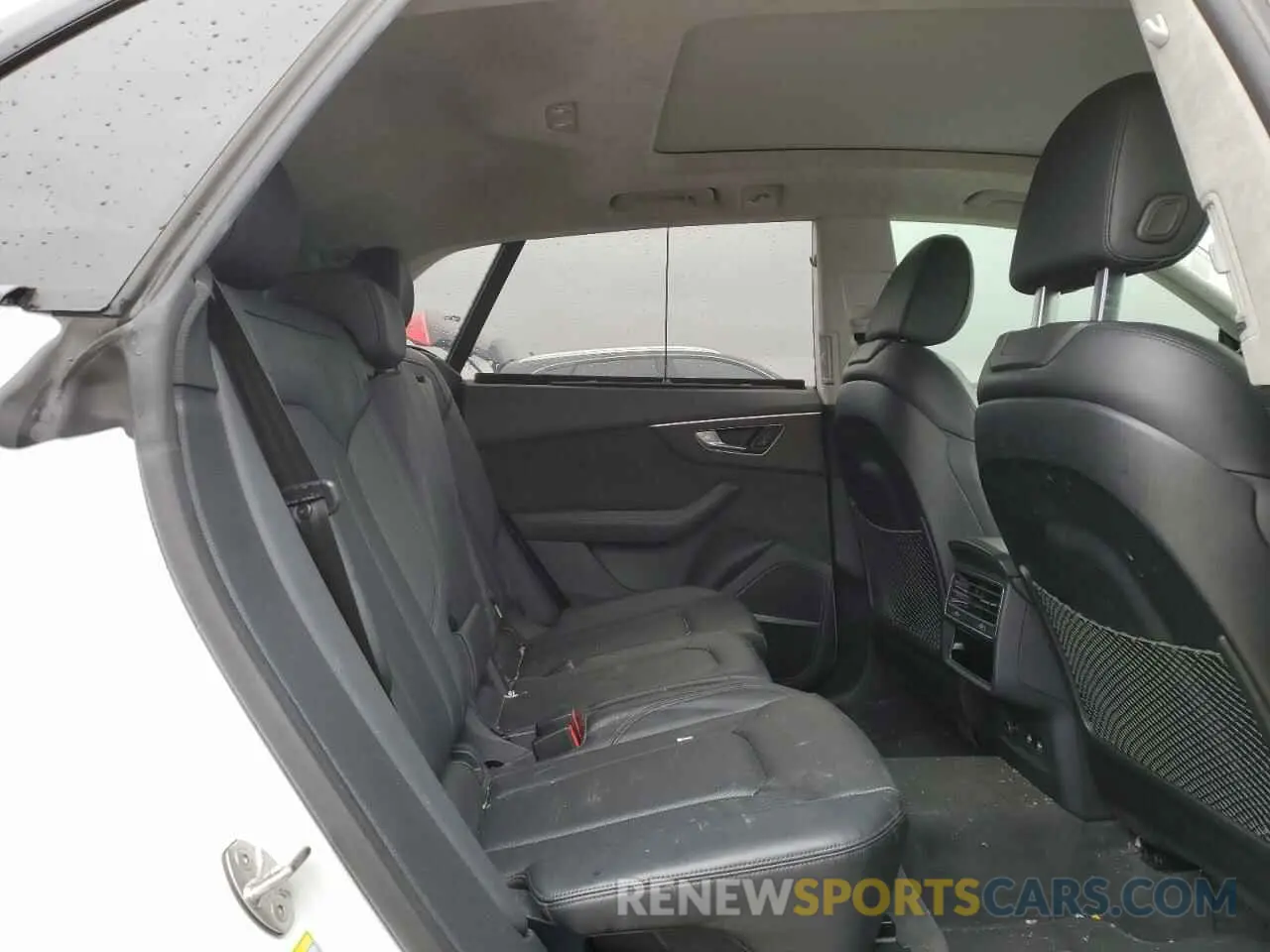11 Photograph of a damaged car WA1FVAF1XLD023679 AUDI Q8 2020